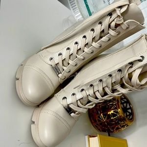 Nine west beige boots size 9m